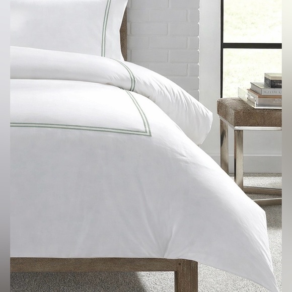 Hotel Collection Other - Italian Hotel Collection Duvet w/Shams, Queen